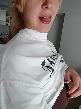 Snapshot of ayebran chatting on October 16, 2025, 6:09 pm ayebran online show from October 16, 2025, 6:09 pm