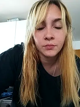 Snapshot of ayebran chatting on October 19, 2025, 7:14 pm ayebran online show from October 19, 2025, 7:14 pm