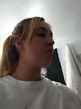 Snapshot of ayebran chatting on October 20, 2025, 9:04 pm ayebran online show from October 20, 2025, 9:04 pm