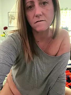 Snapshot of Milfy2017 chatting on January 8, 2026, 5:48 pm Milfy2017 online show from January 8, 2026, 5:48 pm