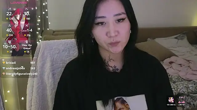 EvaDior13 online show from November 7, 2025, 7:47 pm