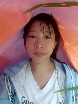 mayly lucky online show from September 15, 2025, 2:22 am