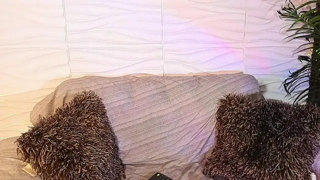 Suxan White  online show from April 9, 2026, 7:52 pm