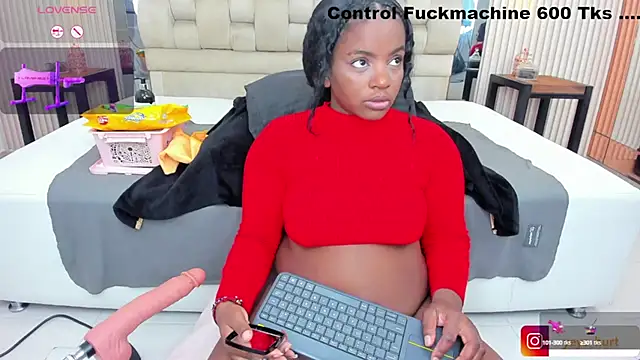 nahomye teylor online show from October 11, 2025, 2:44 am