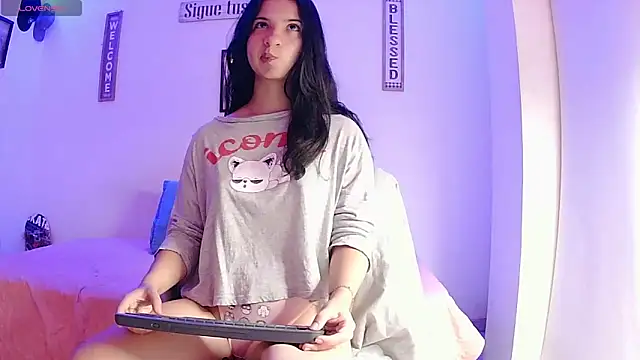   abrill   online show from September 12, 2025, 12:55 am