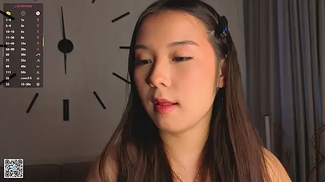 Snapshot of AlberthaEscue chatting on October 4, 2025, 4:21 am AlberthaEscue online show from October 4, 2025, 4:21 am