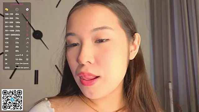 Snapshot of AlberthaEscue chatting on October 20, 2025, 4:13 am AlberthaEscue online show from October 20, 2025, 4:13 am