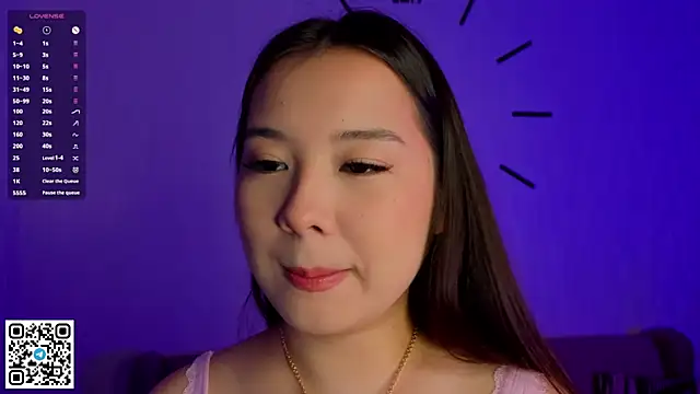 Snapshot of AlberthaEscue chatting on November 3, 2025, 4:14 am AlberthaEscue online show from November 3, 2025, 4:14 am