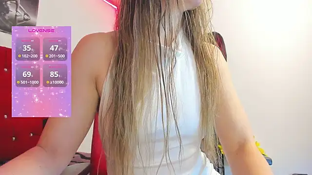 Snapshot of candy_conrad chatting on June 15, 2026, 12:18 pm candy conrad online show from June 15, 2026, 12:18 pm