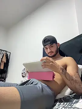 Nas-z09 online show from February 5, 2026, 7:51 pm