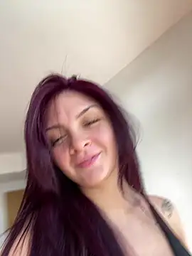 Danielaeliana online show from July 29, 2026, 4:27 pm
