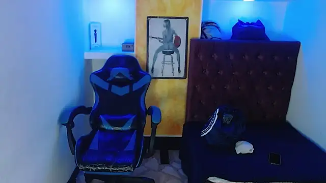 alison moon7 online show from September 19, 2025, 12:28 pm