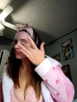 Snapshot of lillylooney chatting on October 7, 2025, 1:52 pm lillylooney online show from October 7, 2025, 1:52 pm