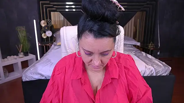 ValeryRosseee online show from October 7, 2025, 6:32 am