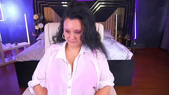 ValeryRosseee online show from October 17, 2025, 1:25 pm