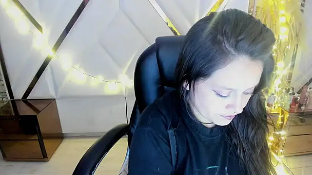 Morana  Hot online show from December 4, 2025, 4:22 am