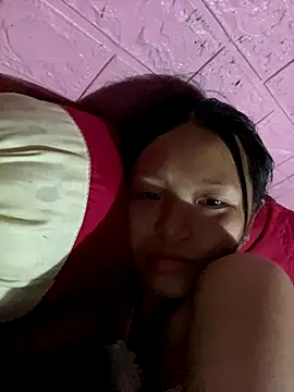 Snapshot of milo_bae chatting on November 5, 2025, 6:13 am milo bae online show from November 5, 2025, 6:13 am