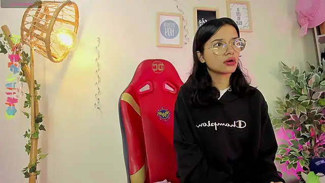 Lana Dreams  online show from September 18, 2025, 1:35 pm