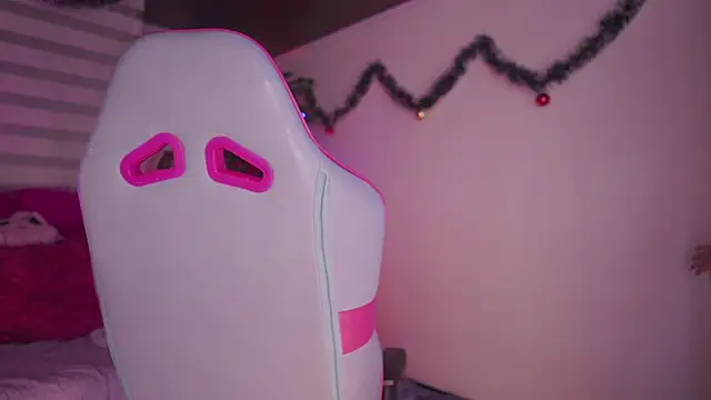 Lana Dreams  online show from December 19, 2025, 1:01 am