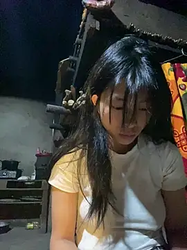 EmLy02 online show from September 25, 2025, 3:05 pm