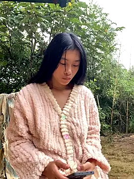 EmLy02 online show from October 26, 2025, 1:00 am