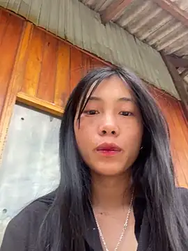 EmLy02 online show from May 4, 2026, 9:49 am