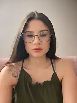 VioletaLorette online show from November 8, 2025, 3:39 am