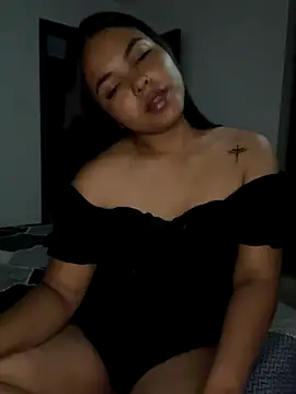 CandyCrazzy03 online show from September 16, 2025, 9:27 pm