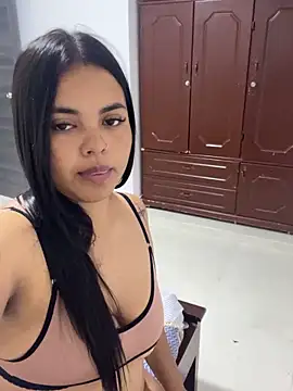 CandyCrazzy03 online show from September 19, 2025, 3:52 am