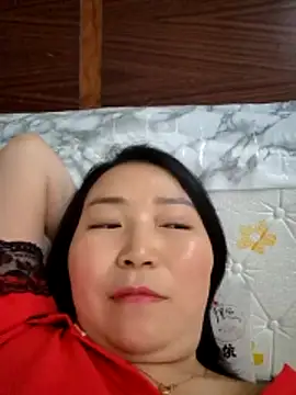 lingling5200 online show from May 8, 2026, 5:51 pm