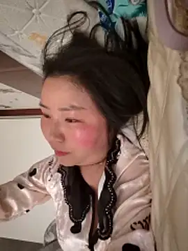lingling5200 online show from May 10, 2026, 5:01 am