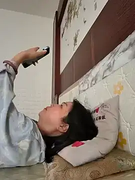 lingling5200 online show from May 16, 2026, 4:09 am