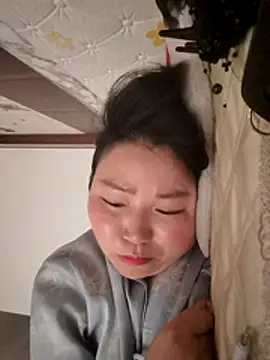 lingling5200 online show from May 22, 2026, 2:08 am