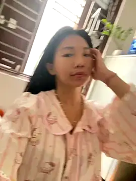 Miumieu online show from November 8, 2025, 5:18 am