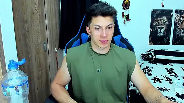 javiersexymann online show from February 11, 2025, 10:18 pm