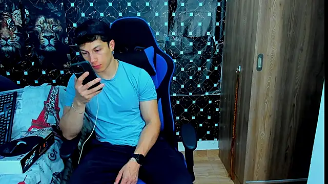 javiersexymann online show from January 9, 2026, 10:44 pm