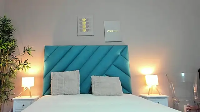 HaileyVice online show from October 24, 2025, 5:37 am