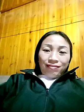 lucybaby00 online show from February 2, 2026, 10:36 am