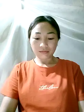 lucybaby00 online show from March 25, 2026, 10:49 pm