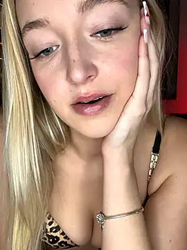 emilypeperoni online show from December 19, 2025, 10:33 am