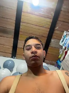 Angel latinboy online show from March 5, 2026, 12:34 pm