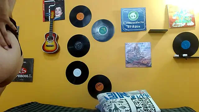 skinnyverus18 online show from November 13, 2025, 7:24 pm