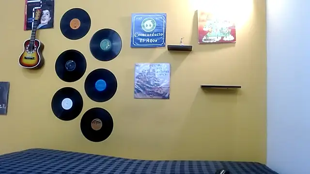 skinnyverus18 online show from April 10, 2026, 6:23 pm