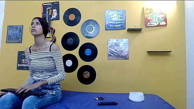 skinnyverus18 online show from May 10, 2026, 5:07 pm
