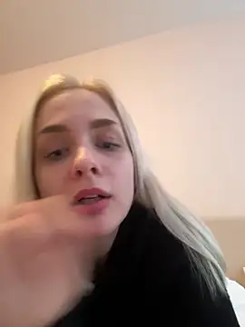 DaryaDoll online show from November 30, 2025, 8:07 am