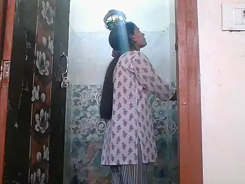 Snapshot of Your-muskan chatting on September 28, 2025, 3:23 am Your-muskan online show from September 28, 2025, 3:23 am