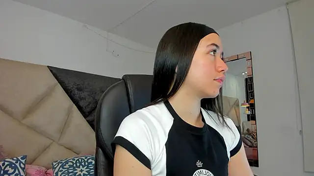 SaraWagner  online show from March 2, 2026, 12:35 am