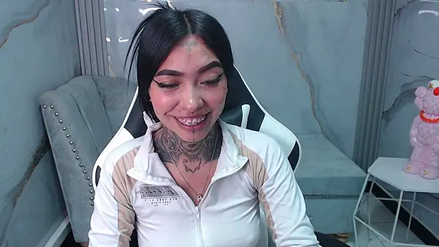 Ashley Blum v online show from October 1, 2025, 1:11 am