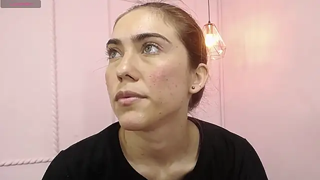 danna7cute online show from October 7, 2025, 9:45 pm