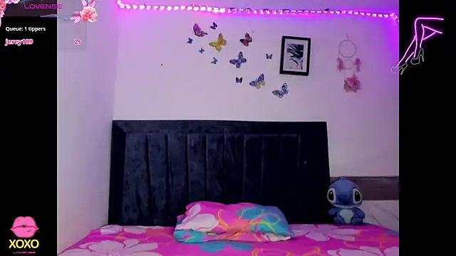 emmie bunny online show from July 26, 2026, 7:43 pm